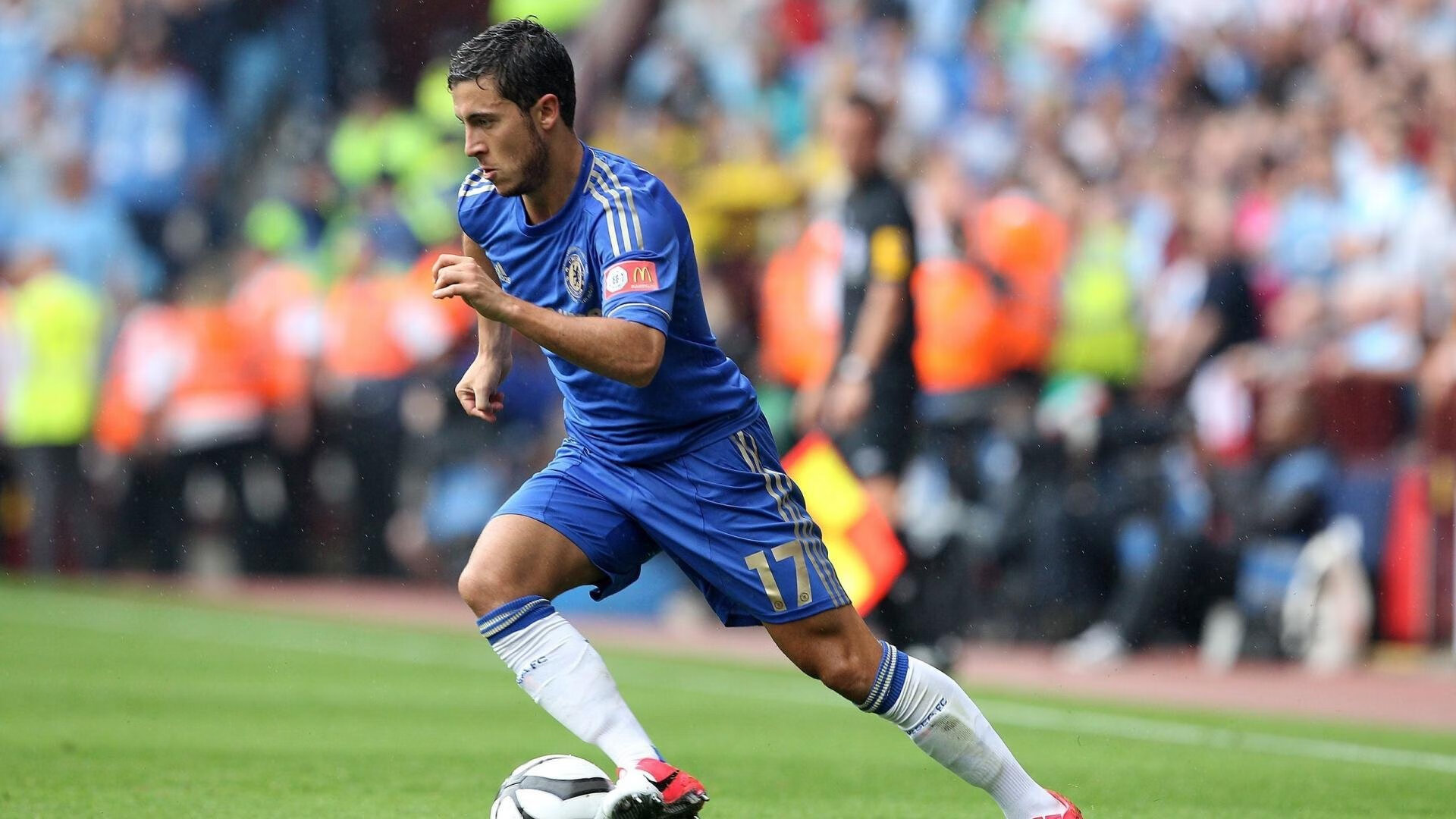 九游游戏中心-霍勒迪突破制造杀伤雄鹿保持领先，霍勒迪强壮吗